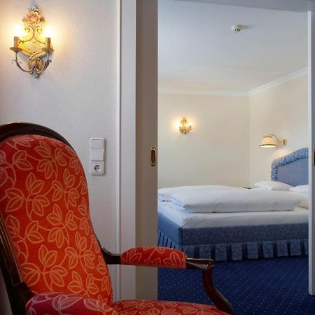 Hotel Hirlanda Zuers ภายนอก รูปภาพ