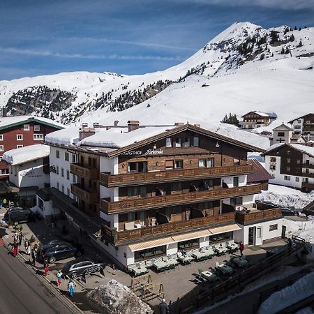 Hotel Hirlanda Zuers ภายนอก รูปภาพ