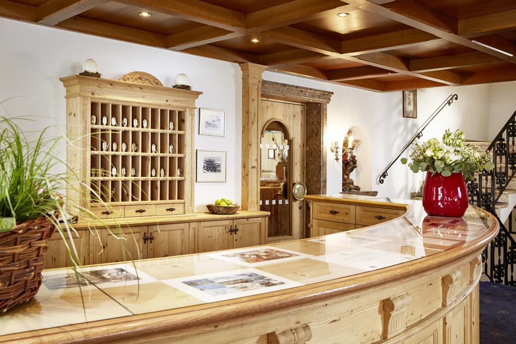 Hotel Hirlanda Zuers ภายนอก รูปภาพ