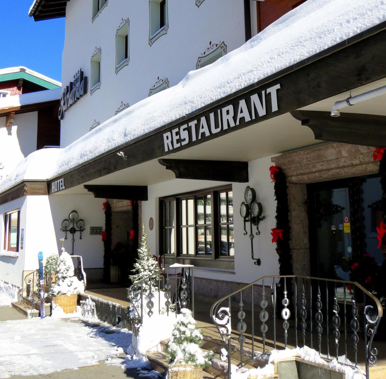 Hotel Hirlanda Zuers ภายนอก รูปภาพ