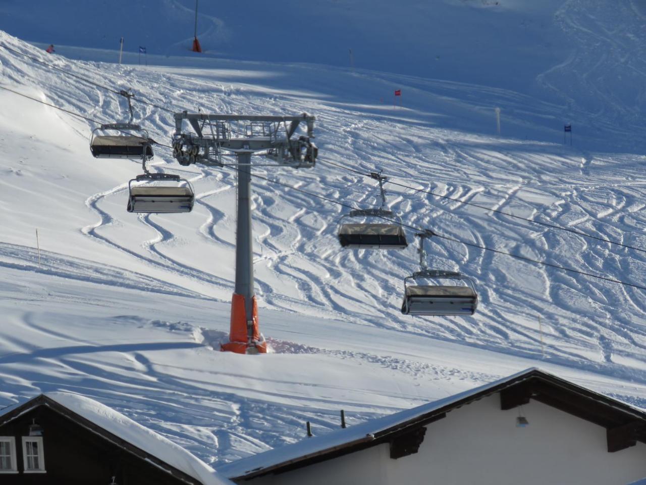 Hotel Hirlanda Zuers ภายนอก รูปภาพ
