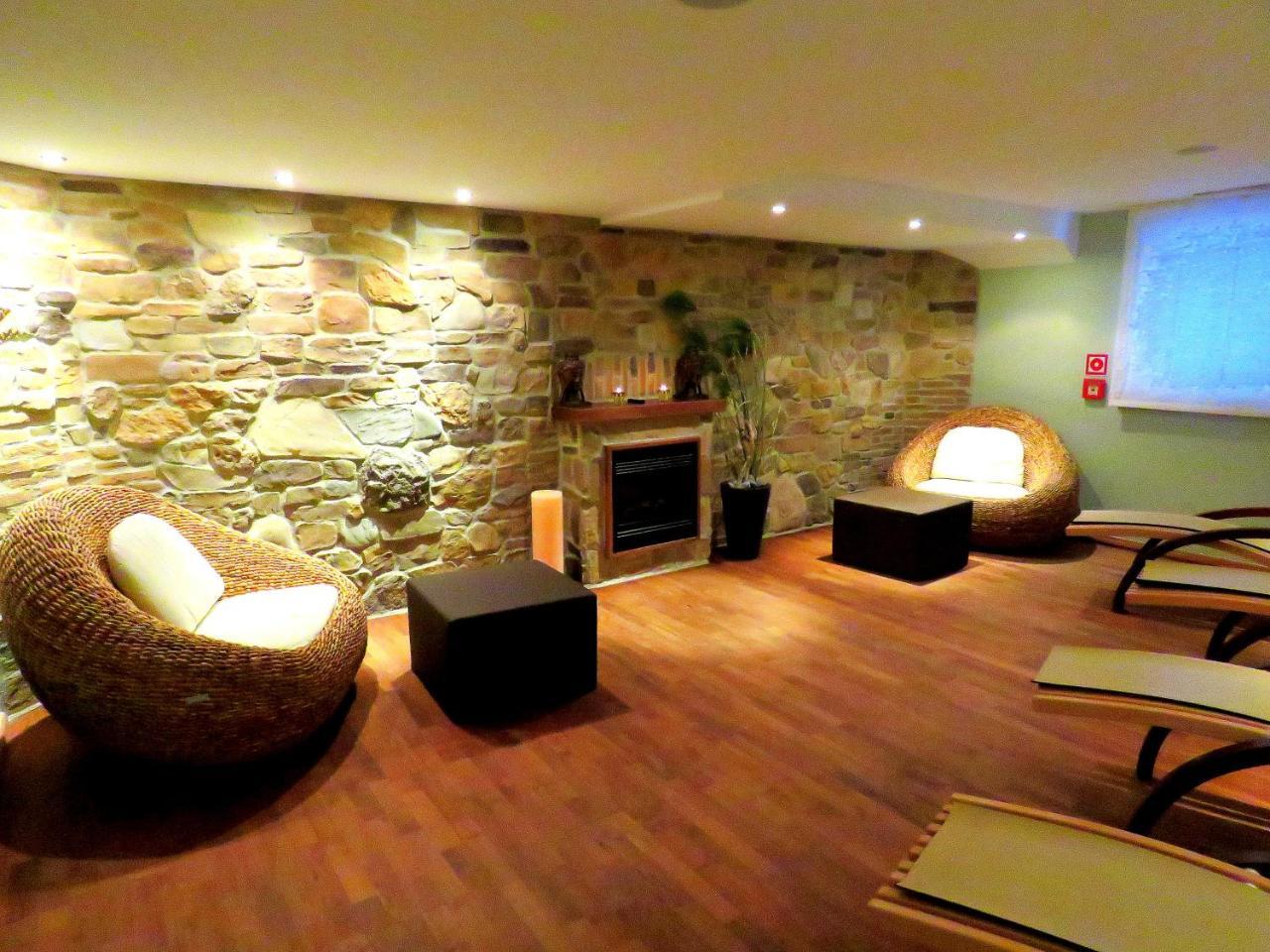 Hotel Hirlanda Zuers ภายนอก รูปภาพ