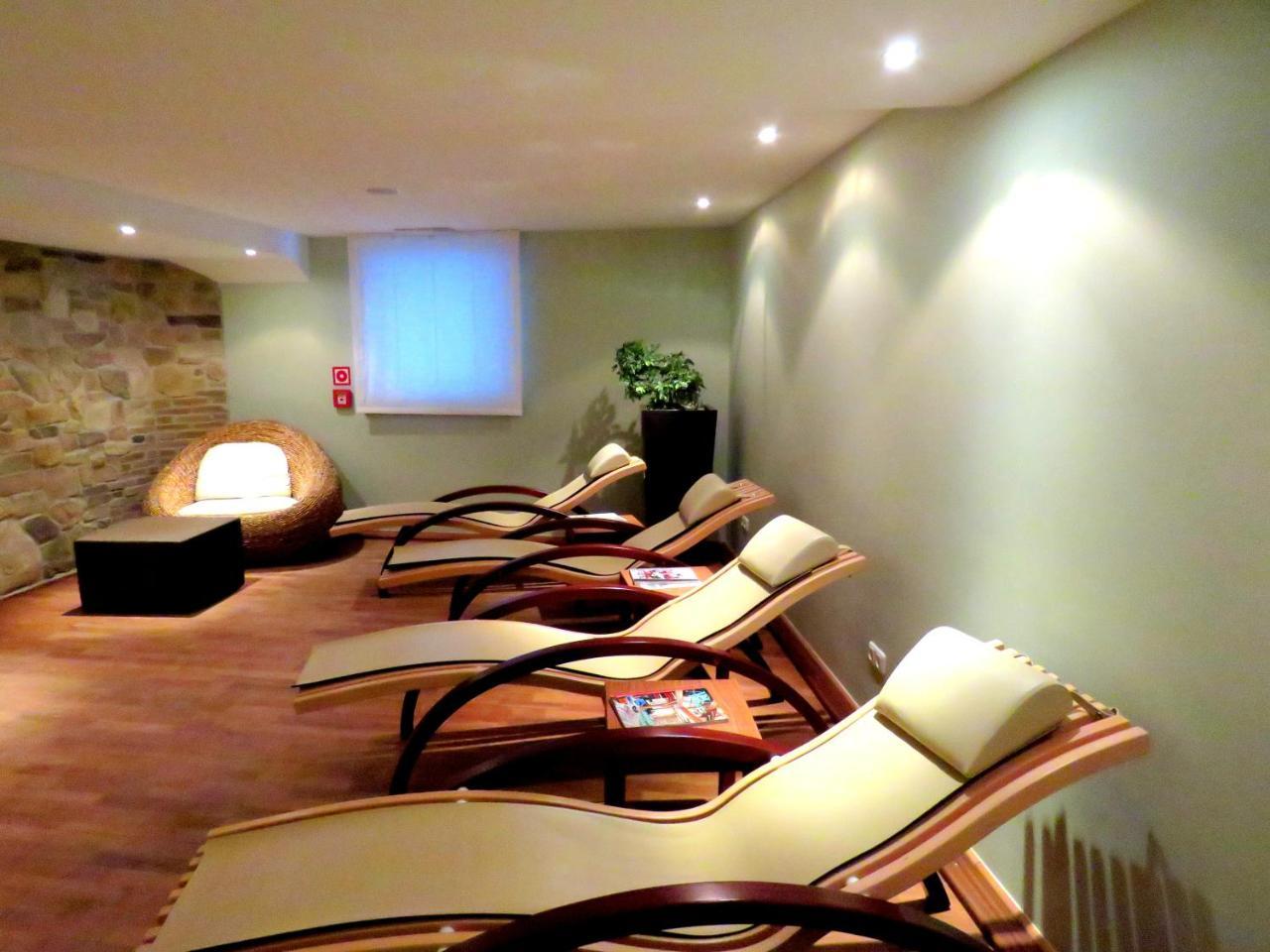 Hotel Hirlanda Zuers ภายนอก รูปภาพ