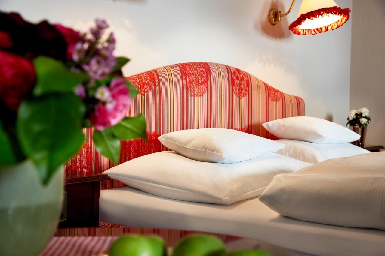 Hotel Hirlanda Zuers ภายนอก รูปภาพ